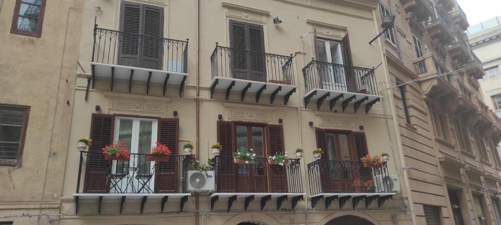 Luxury Apartment Via Genova Палермо Номер фото